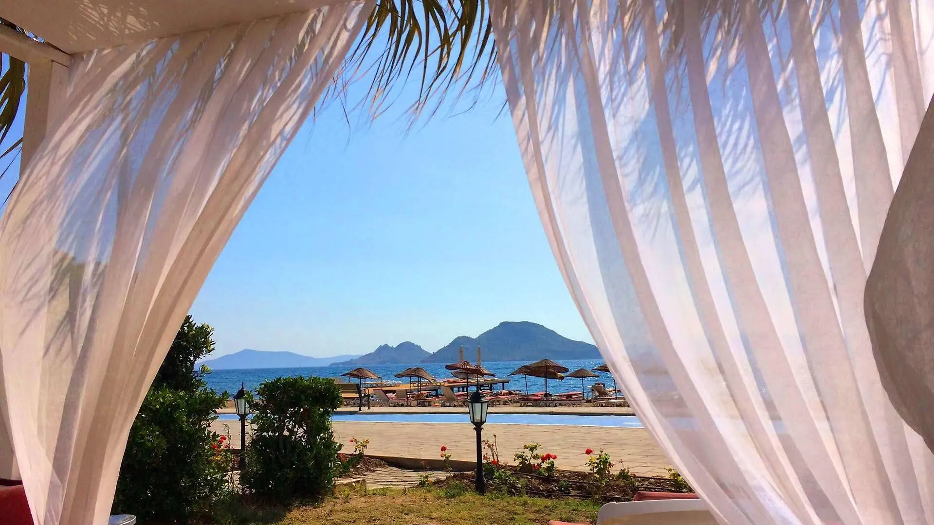 Sun And Sea Beach Hotel 터그트레이스 3*,